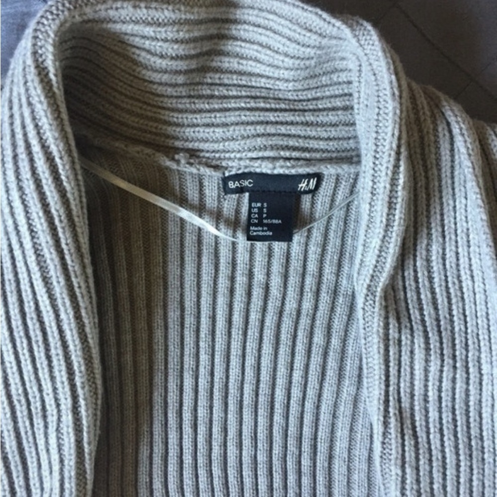H&M Beige Ribbed Cardigan - Picture 2 of 3